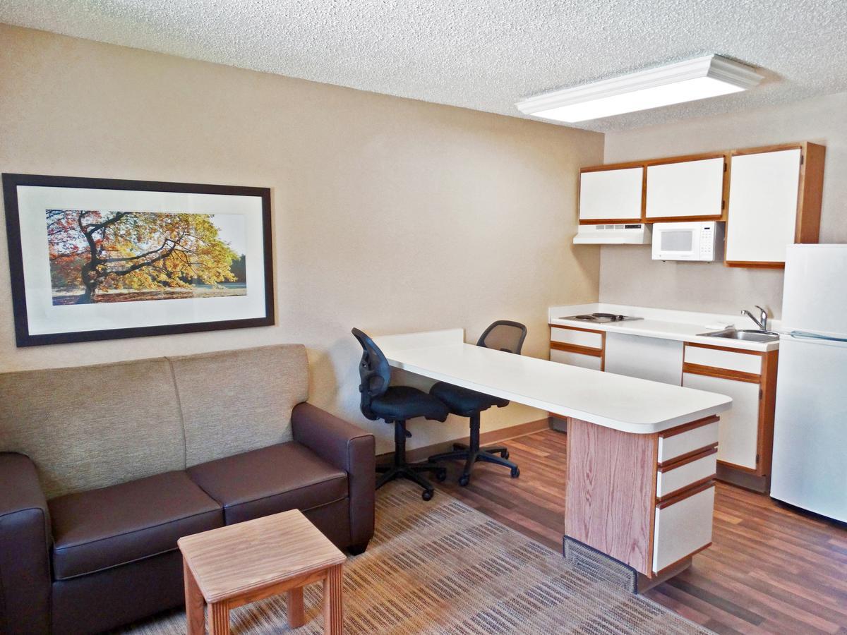 Extended Stay America Select Suites - Providence - Airport Warwick Exterior foto